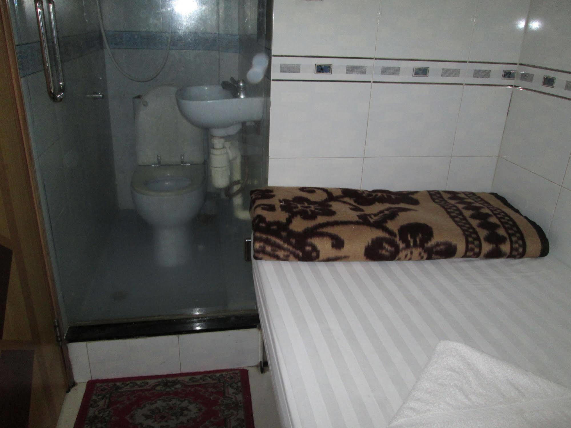 Crystal Rumah tetamu *